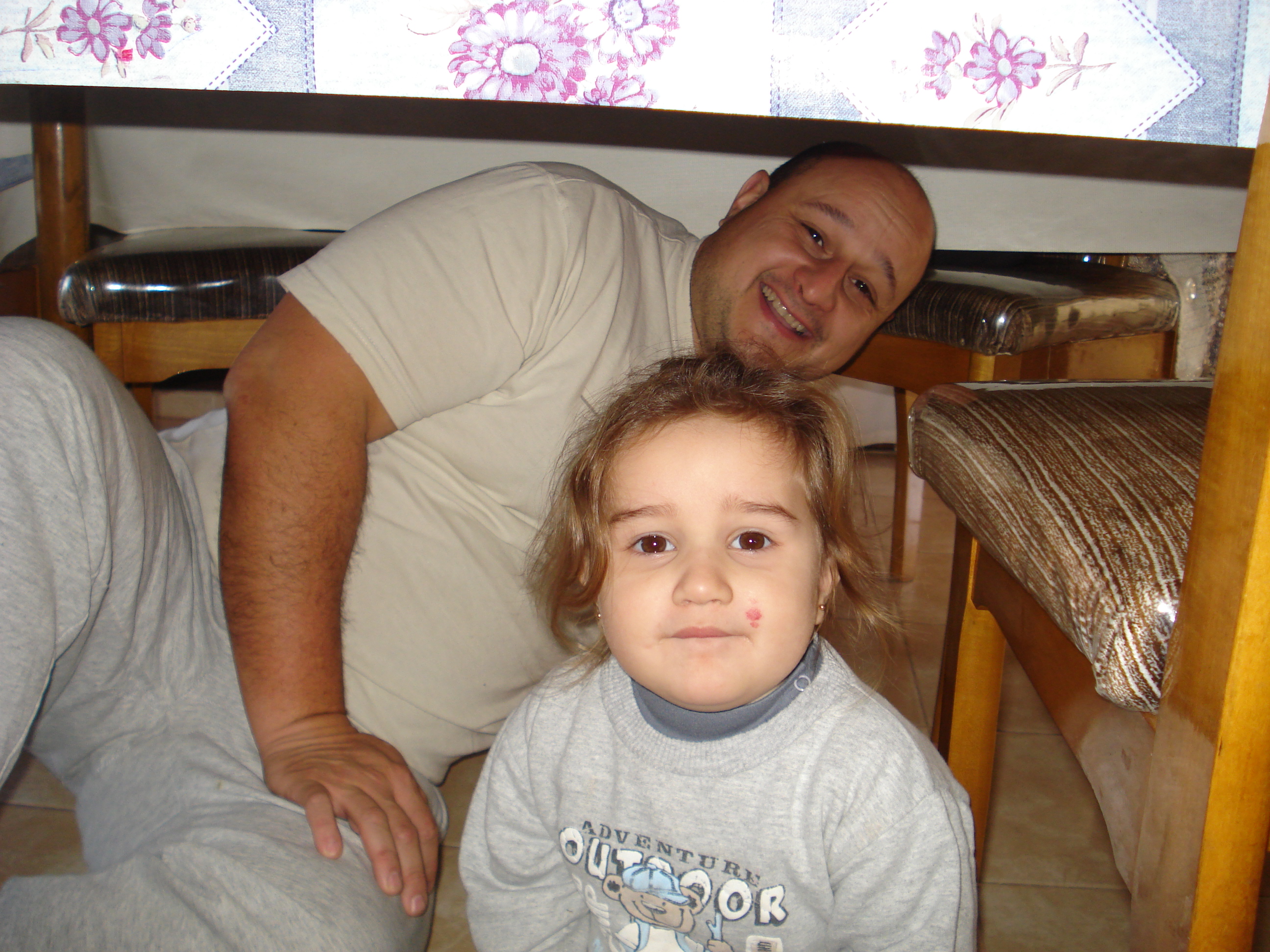 fotos/2012-12-25 - Iara con la notebook/DSC04367.JPG